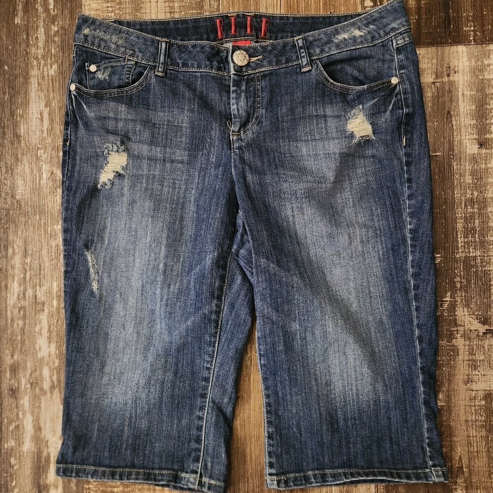 Elle Distressed Crop Blue Jeans Size 14